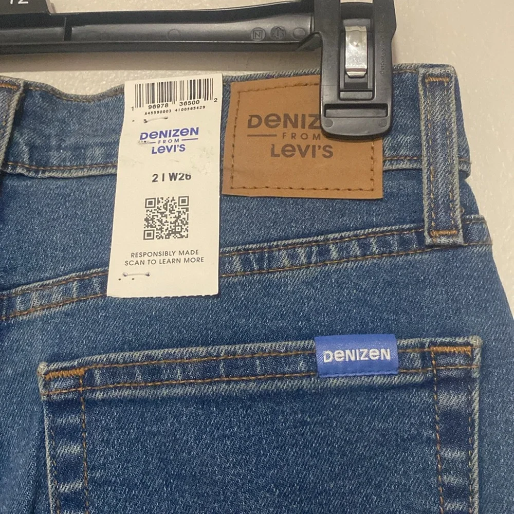 Denizen Levi’s ‘90’s Loose Fit Straight Leg Mom Jeans Mid Rise - Size 2